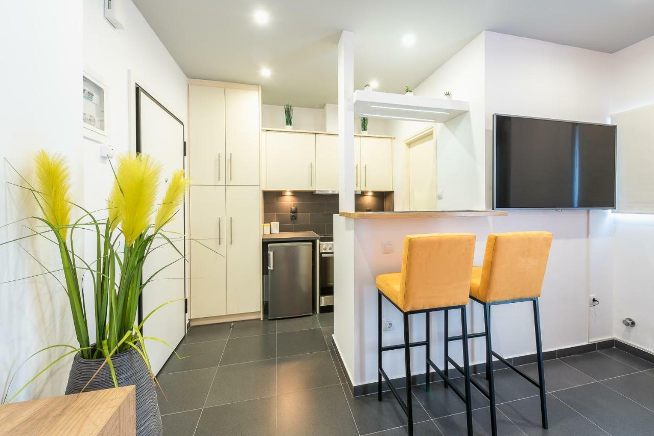 Acropolis Foothill Apartment Athens Ngoại thất bức ảnh